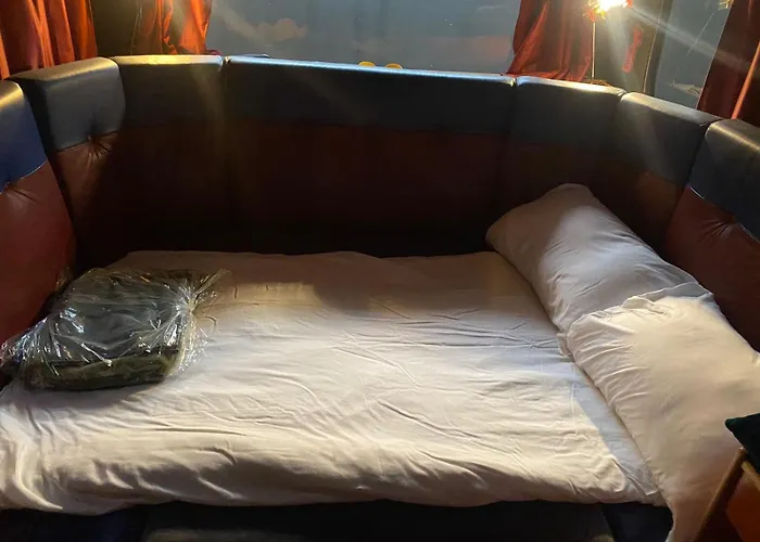 Bus Hotel On The Go *