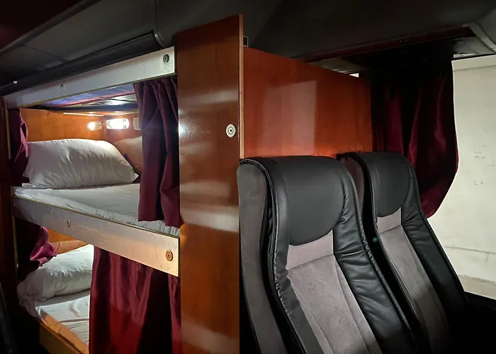 Bus Hotel On The Go *