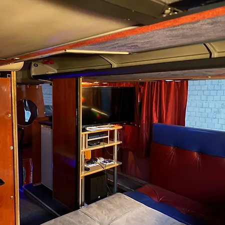 Bus Hotel On The Go Tirana