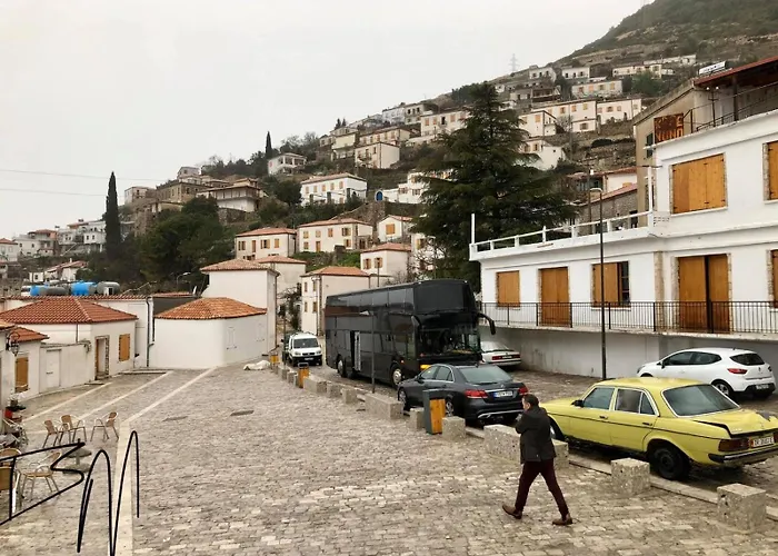 Camping Bus Hotel On The Go Tirana